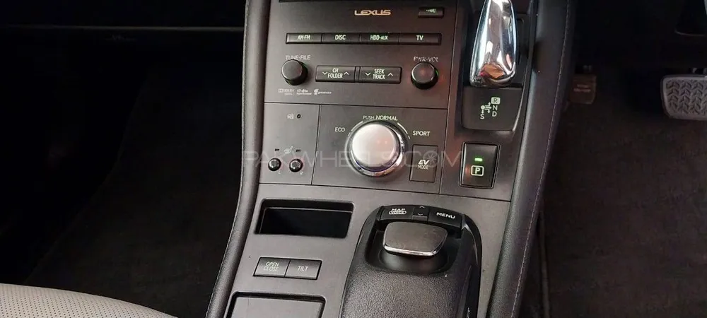 Lexus CT200h 2011 for Sale in Lahore Lexus CT200h 2011 for Sale in Lahore Image-10