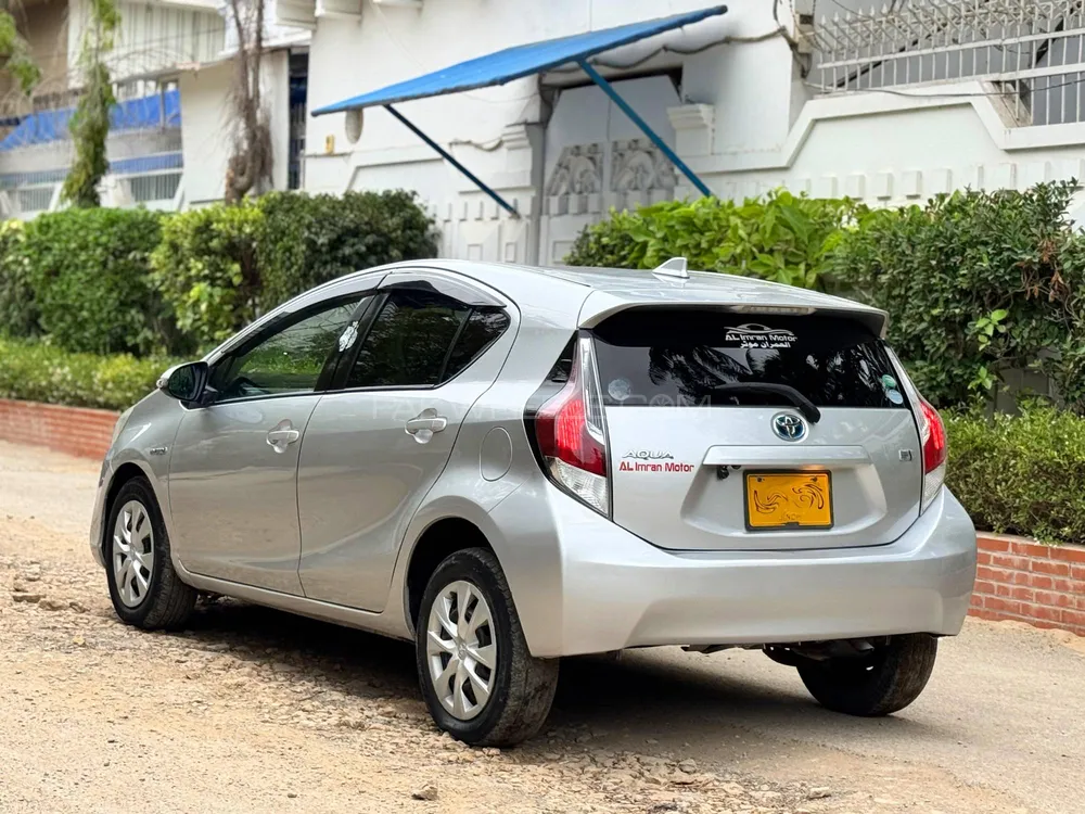 Toyota Aqua 2015 for Sale in Karachi Image-1