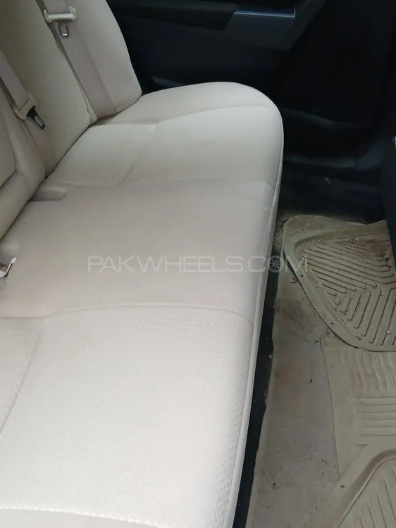 Toyota Corolla 2017 for Sale in Karachi Image-1
