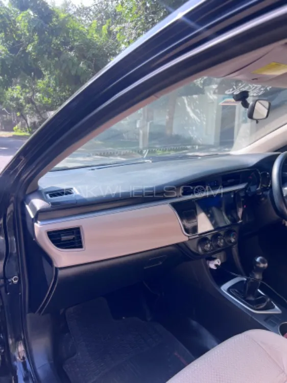 Toyota Corolla 2017 for Sale in Lahore Toyota Corolla 2017 for Sale in Lahore Image-7