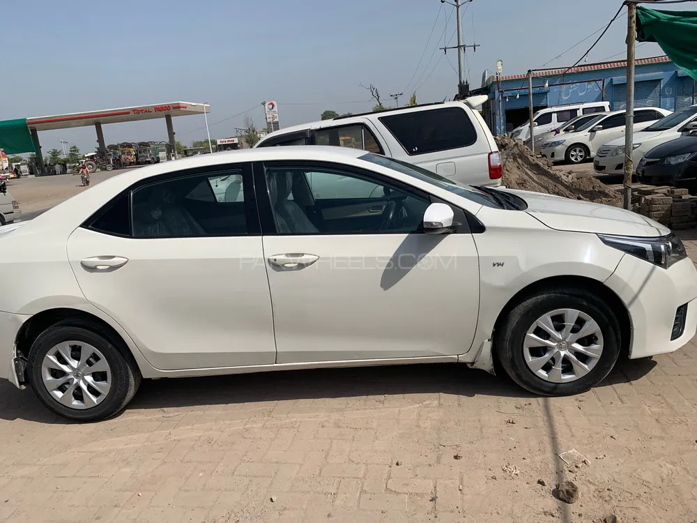 Toyota Corolla 2017 for Sale in Jhang Image-1