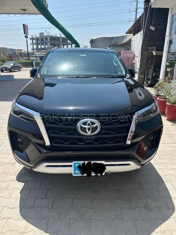 Toyota Fortuner 2021 for Sale in Peshawar Image-1