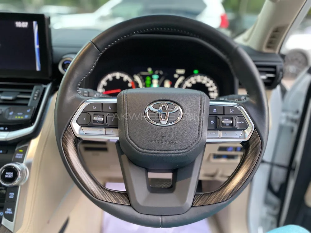 Toyota Land Cruiser 2021 for Sale in Karachi Toyota Land Cruiser 2021 for Sale in Karachi Image-13