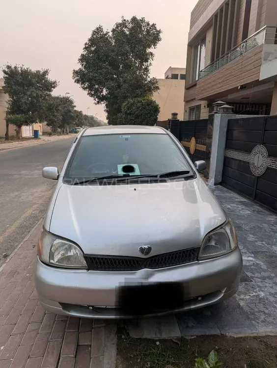Toyota Platz 2002 for Sale in Lahore Image-1