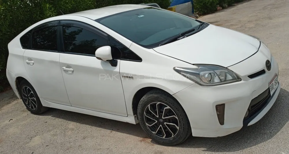 ٹویوٹا پریوس 2013 for Sale in کراچی ٹویوٹا پریوس 2013 for Sale in کراچی Image-4