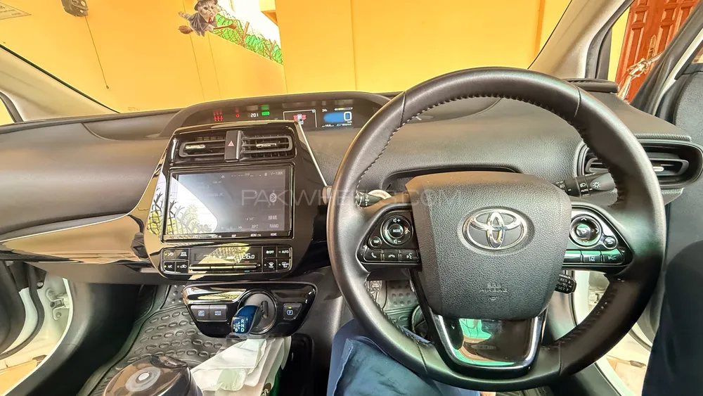 Toyota Prius 2020 for Sale in Arifwala Toyota Prius 2020 for Sale in Arifwala Image-4