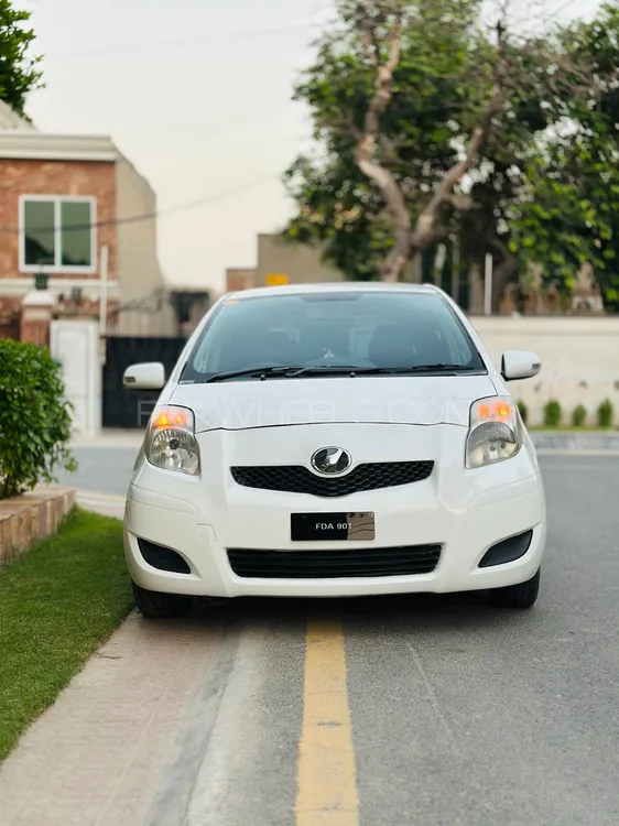 Toyota Vitz 2009 for Sale in Faisalabad Image-1
