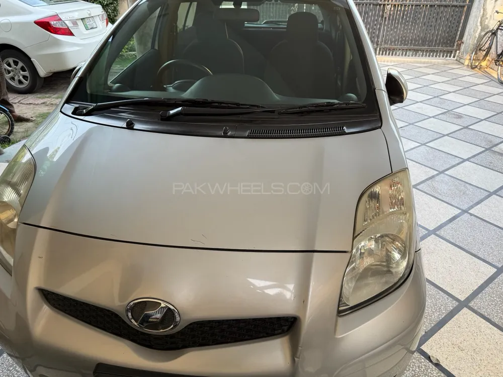 Toyota Vitz 2010 for Sale in Lahore Image-1