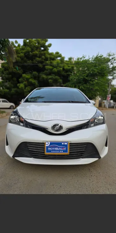 Toyota Vitz 2014 for Sale in Karachi Image-1
