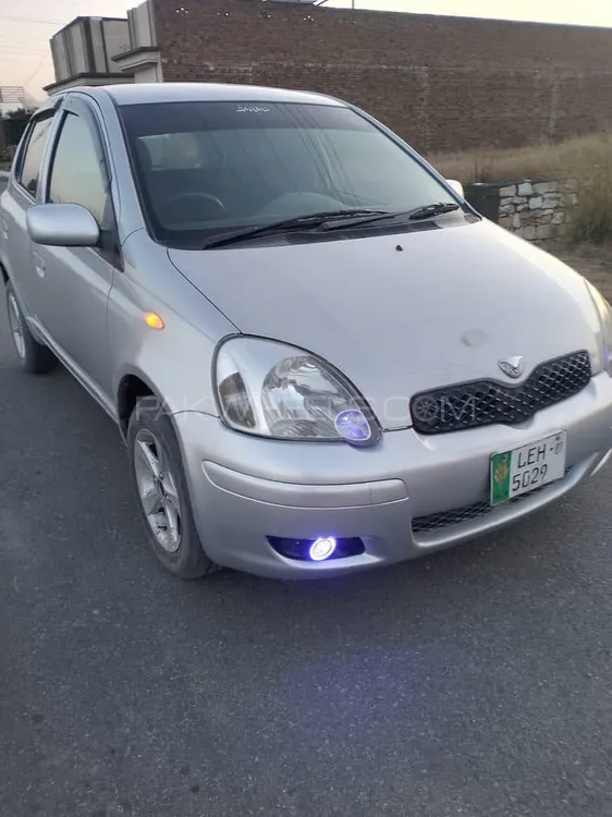 Toyota Vitz 2004 for Sale in Lahore Image-1