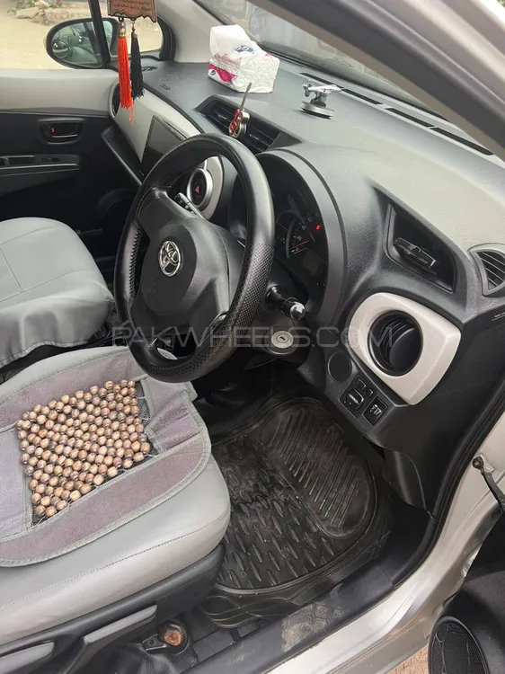 Toyota Vitz 2011 for Sale in Sheikhupura Toyota Vitz 2011 for Sale in Sheikhupura Image-5