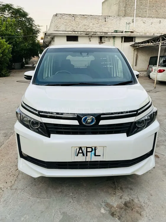 Toyota Voxy 2016 for Sale in Peshawar Toyota Voxy 2016 for Sale in Peshawar Image-1