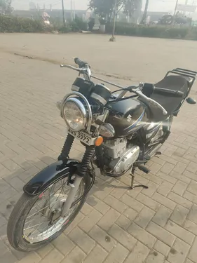 Suzuki GS 150 2023