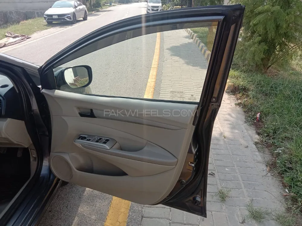 ہونڈا سٹی 2019 for Sale in لاہور ہونڈا سٹی 2019 for Sale in لاہور Image-6