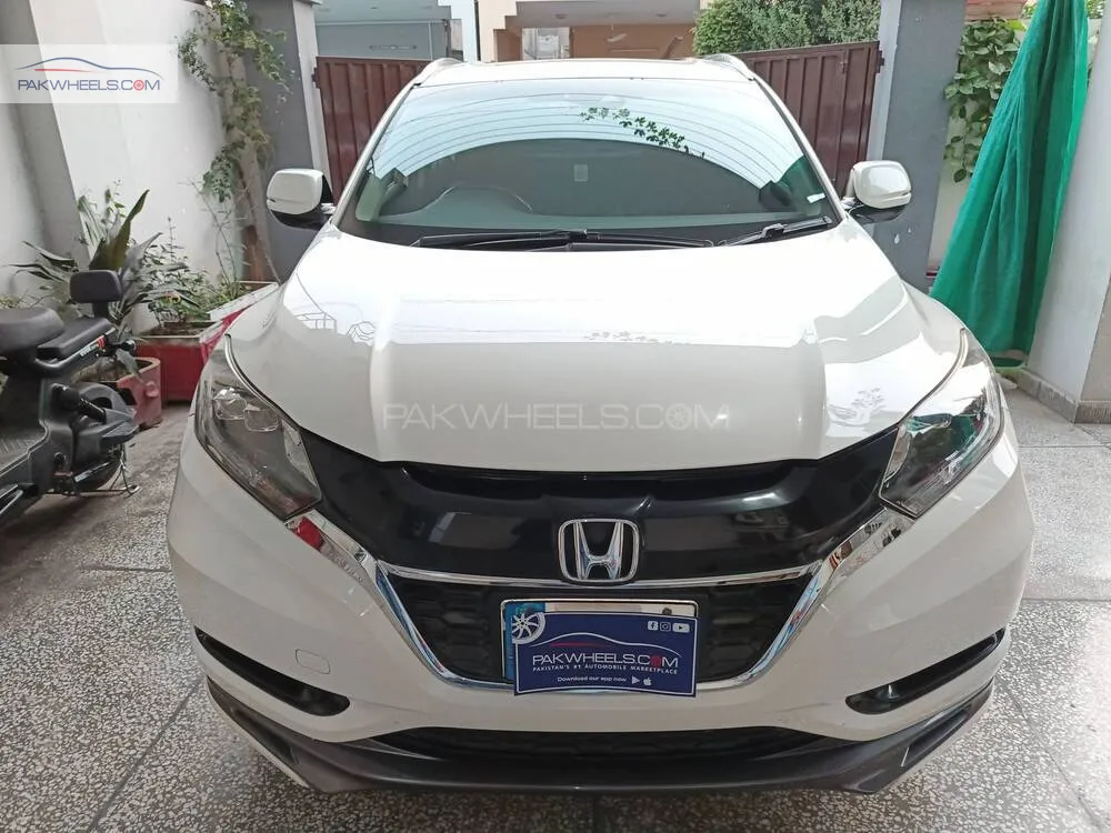 Honda Vezel 2017 for Sale in Peshawar Image-1