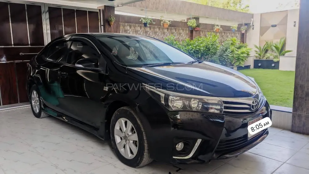 Toyota Corolla 2017 for Sale in Karachi Image-1