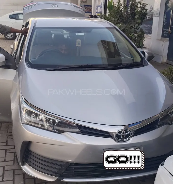 Toyota Corolla 2018 for Sale in Faisalabad Image-1