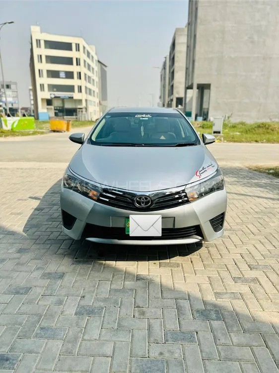 Toyota Corolla 2015 for Sale in Lahore Image-1