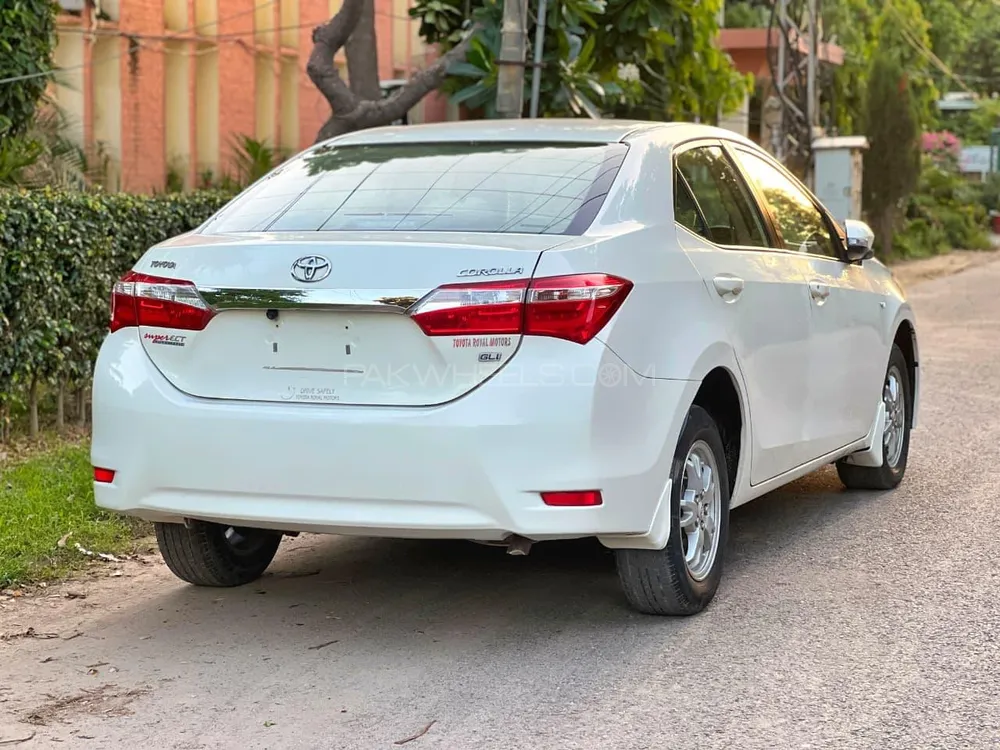 Toyota Corolla 2017 for Sale in Multan Toyota Corolla 2017 for Sale in Multan Image-3