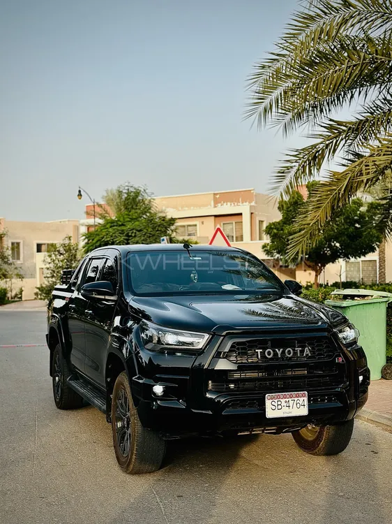 Toyota Hilux 2025 for Sale in Karachi Image-1