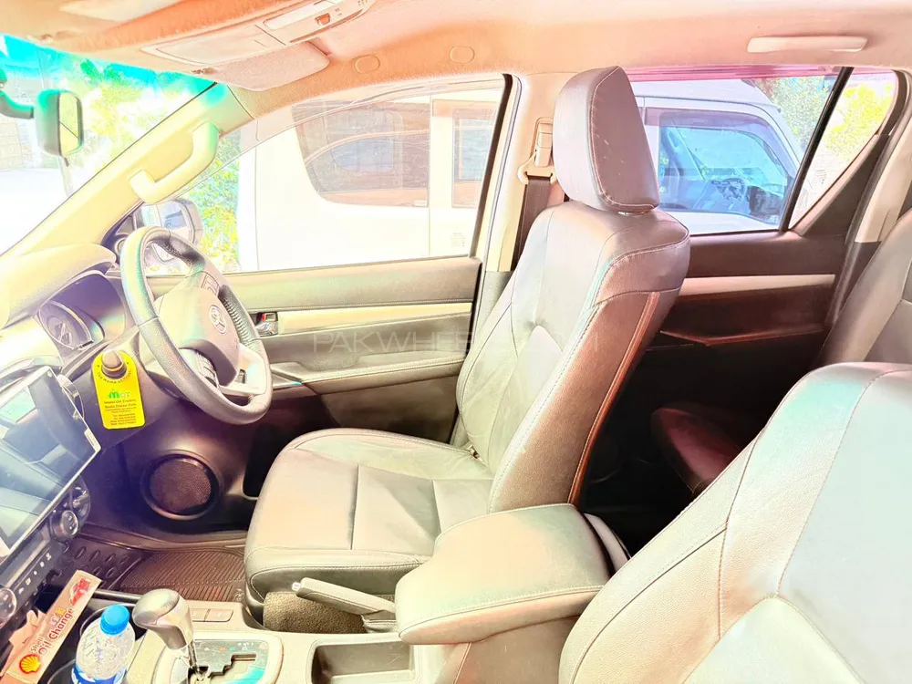 Toyota Hilux 2022 for Sale in Sheikhupura Toyota Hilux 2022 for Sale in Sheikhupura Image-14