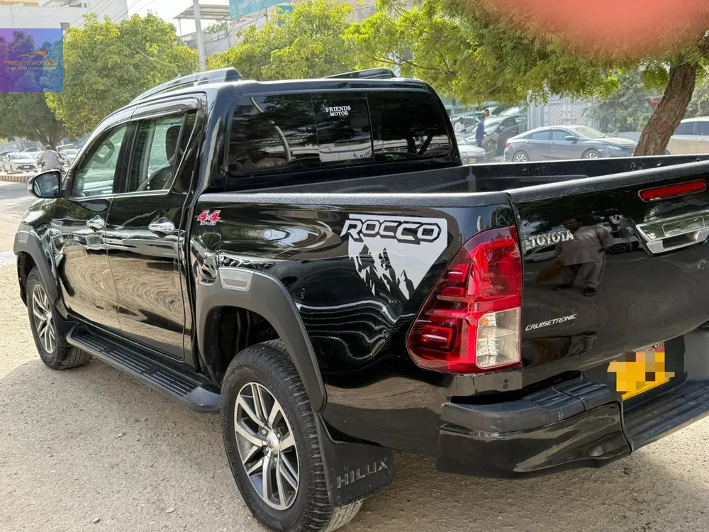 Toyota Hilux 2017 for Sale in Karachi Toyota Hilux 2017 for Sale in Karachi Image-3