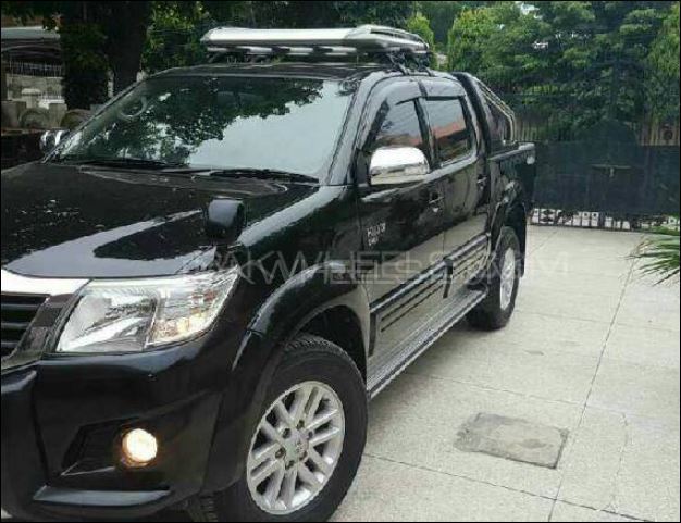 Toyota Hilux 2015 for Sale in Lahore Image-1
