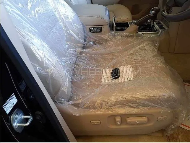 Toyota Land Cruiser 2019 for Sale in Karachi Toyota Land Cruiser 2019 for Sale in Karachi Image-5