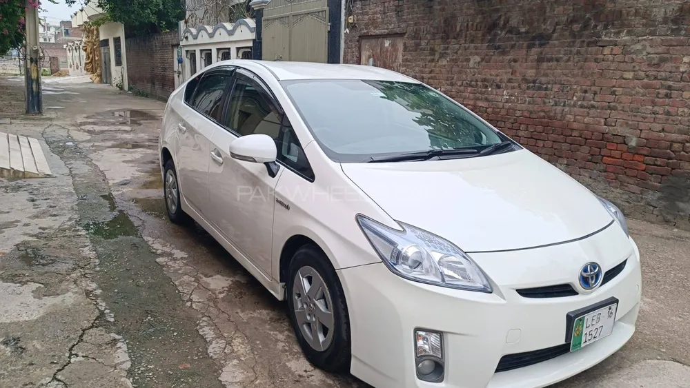 Toyota Prius 2011 for Sale in Lahore Image-1