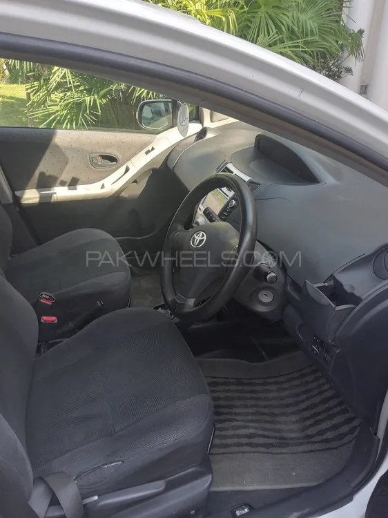 Toyota Vitz 2010 for Sale in Abbottabad Image-1