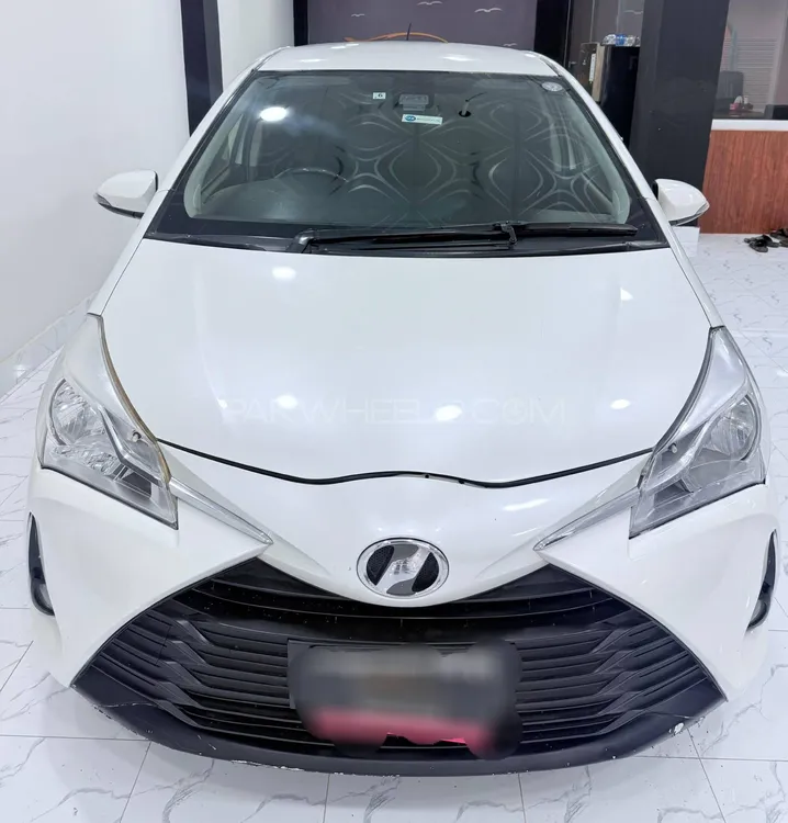 Toyota Vitz 2017 for Sale in Gujranwala Image-1