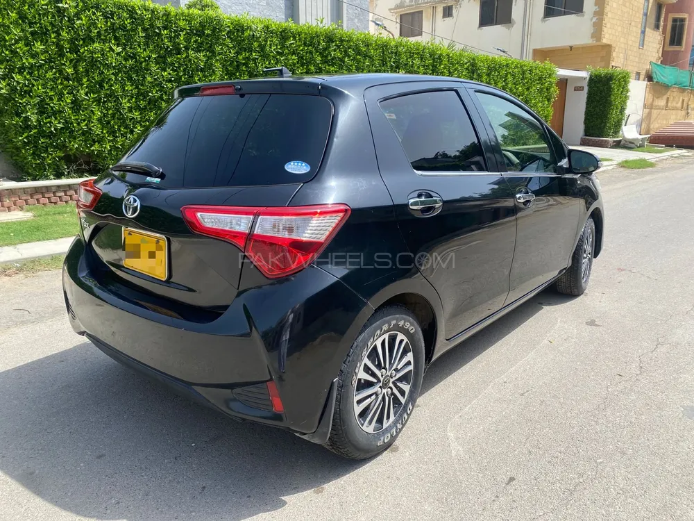 Toyota Vitz 2018 for Sale in Karachi Image-1
