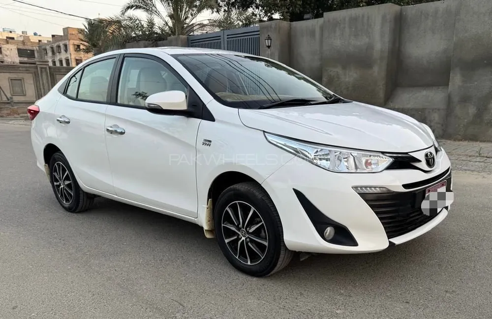 Toyota Yaris Sedan 2021 for Sale in Karachi Image-1