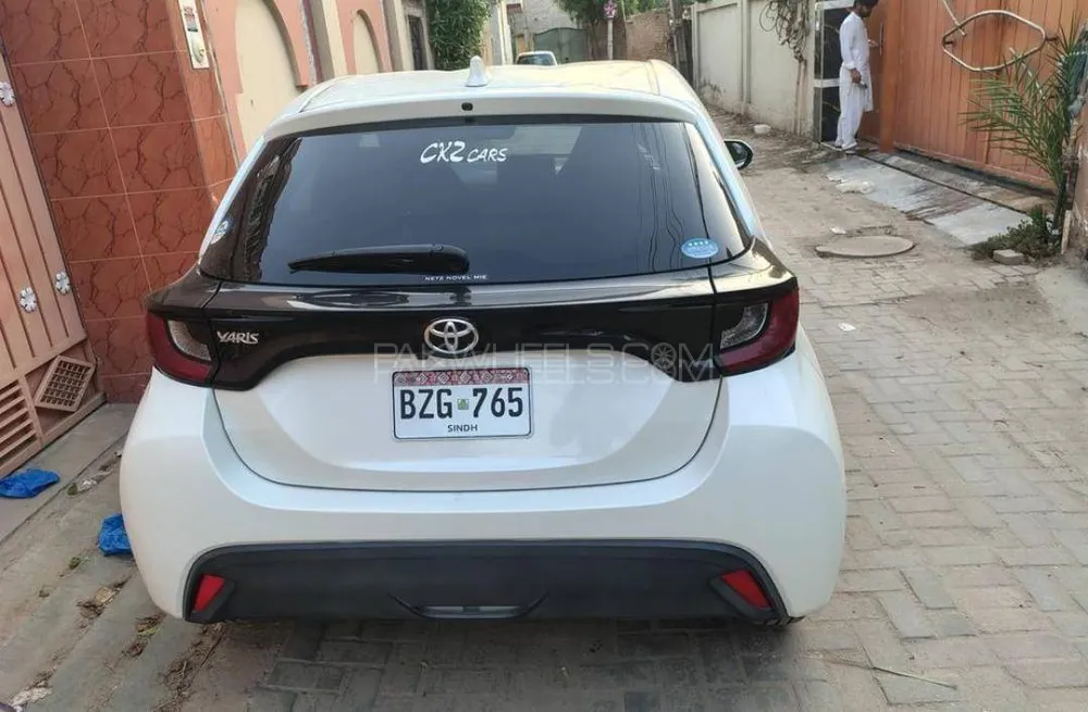 Toyota Yaris Hatchback 2020 for Sale in Multan Toyota Yaris Hatchback 2020 for Sale in Multan Image-2