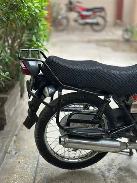 Suzuki GS 150 2023