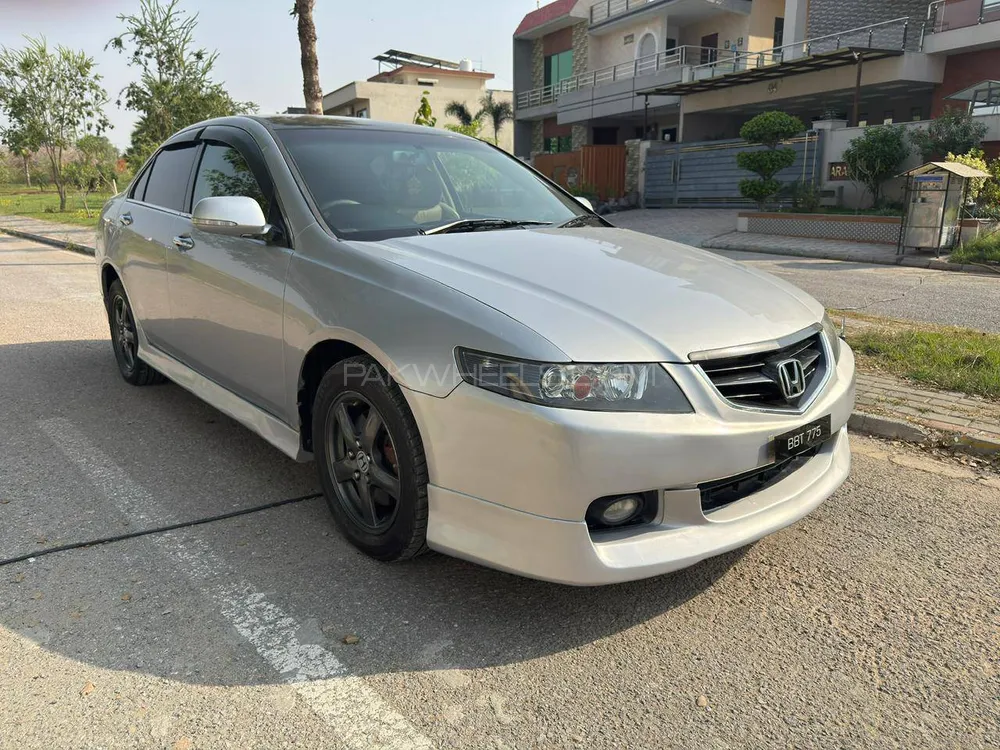 Honda Accord 2004 for Sale in Islamabad Image-1