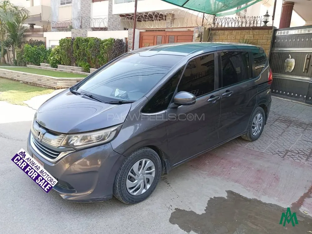 Honda Freed 2017 for Sale in Karachi Image-1