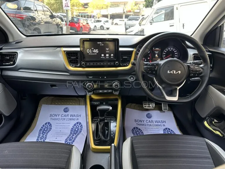 KIA Stonic 2022 for Sale in Karachi KIA Stonic 2022 for Sale in Karachi Image-4