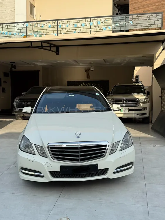 Mercedes Benz E Class 2011 for Sale in Multan Image-1