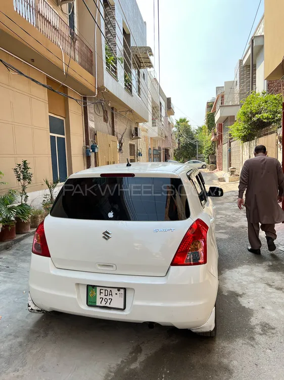 سوزوکی سوئفٹ 2011 for Sale in فیصل آباد Image-1