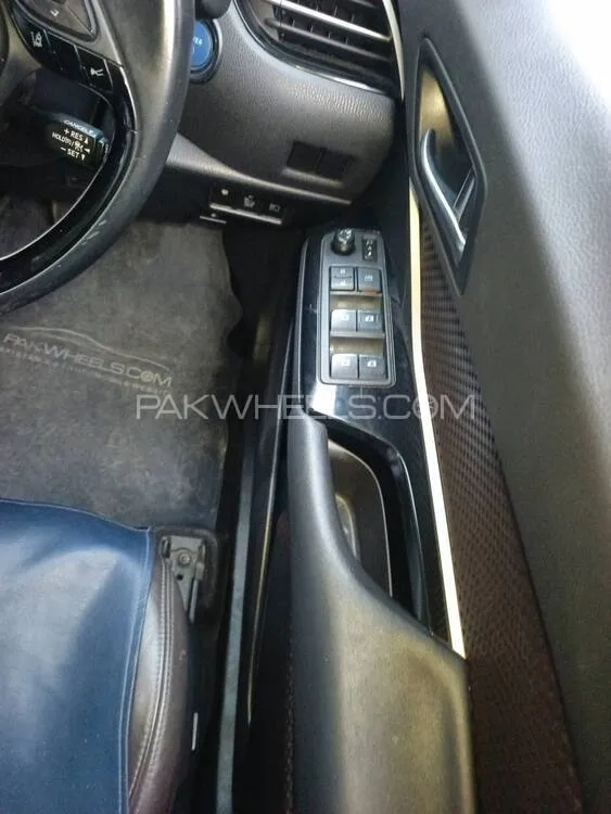 Toyota C-HR 2018 for Sale in Islamabad Toyota C-HR 2018 for Sale in Islamabad Image-13
