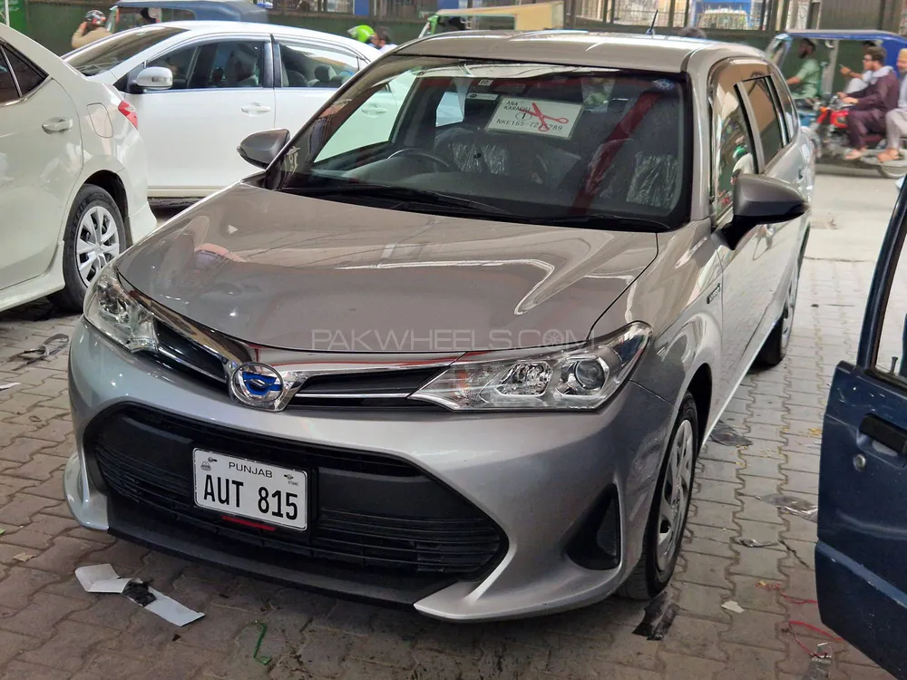Toyota Corolla Fielder 2020 for Sale in Peshawar Image-1