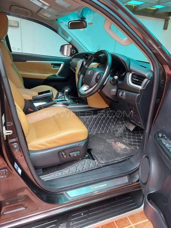 Toyota Fortuner 2018 for Sale in Karachi Toyota Fortuner 2018 for Sale in Karachi Image-11
