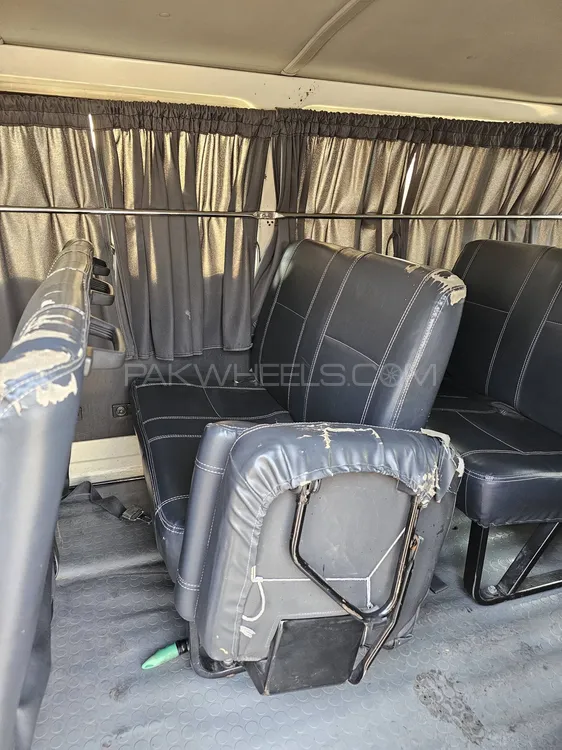 Toyota Hiace 2013 for Sale in Lahore Toyota Hiace 2013 for Sale in Lahore Image-12