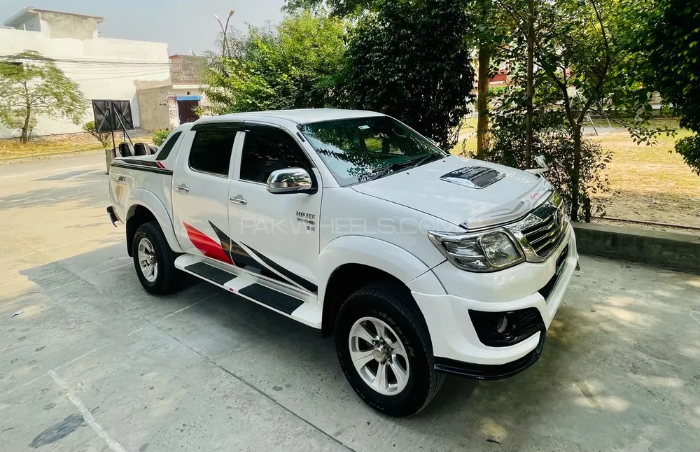 Toyota Hilux 2012 for Sale in Lahore Image-1