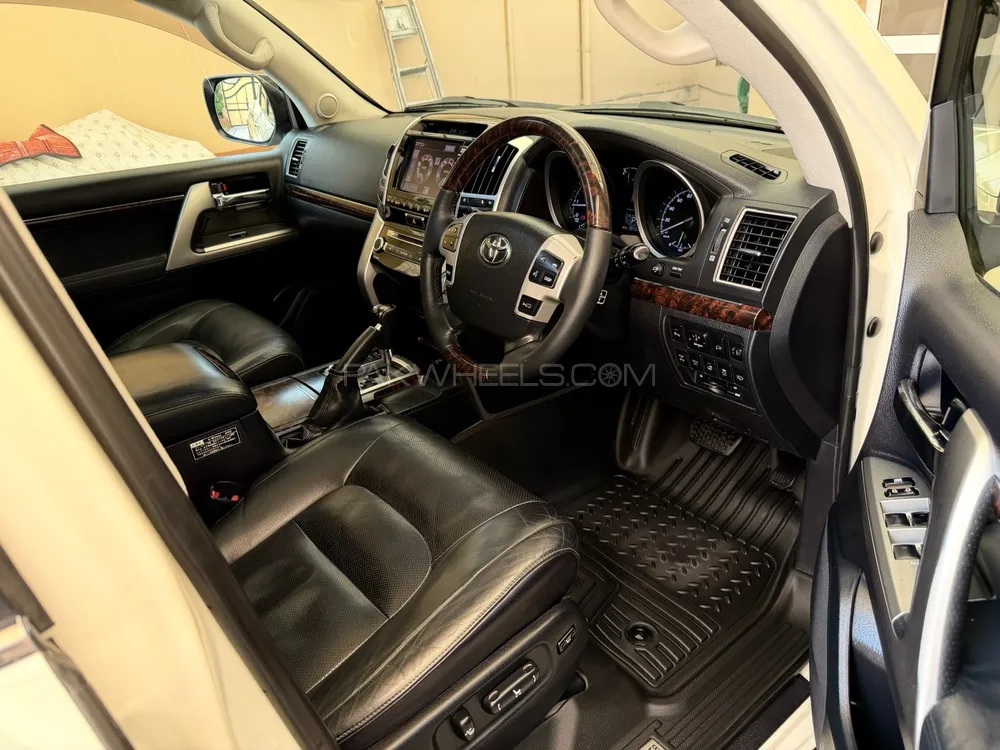 Toyota Land Cruiser 2012 for Sale in Islamabad Toyota Land Cruiser 2012 for Sale in Islamabad Image-11