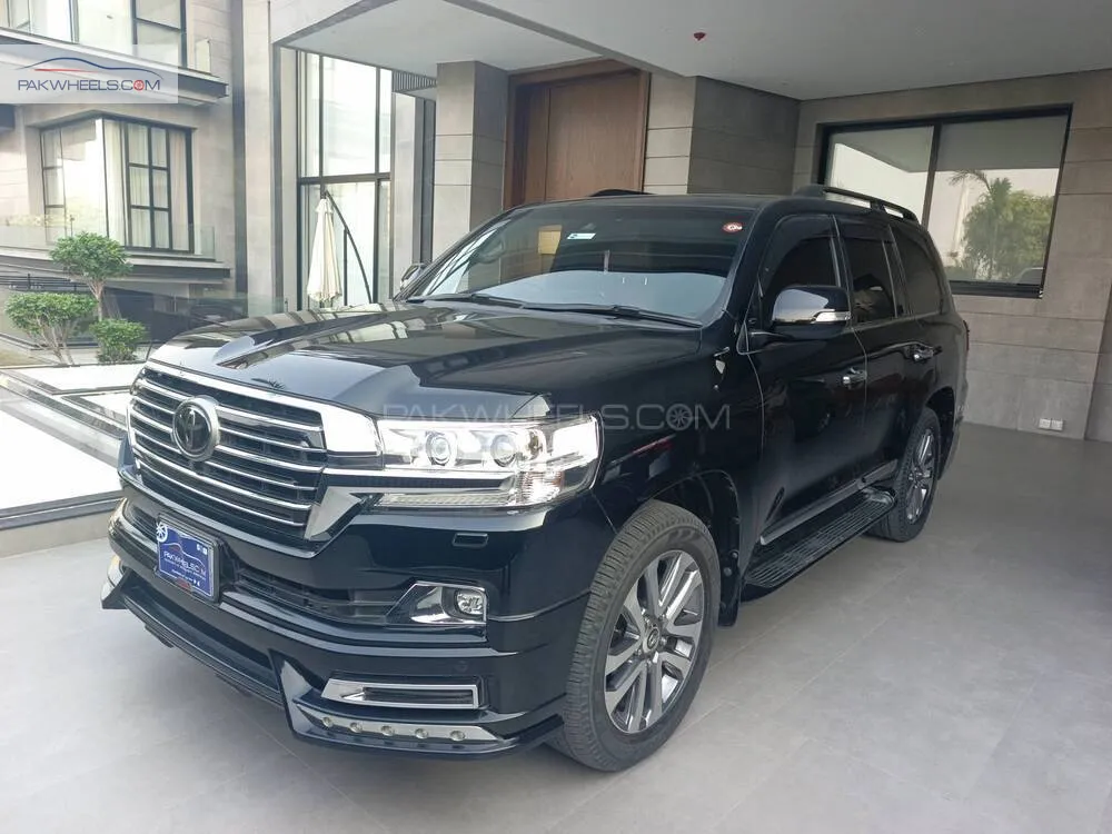 Toyota Land Cruiser 2018 for Sale in Lahore Toyota Land Cruiser 2018 for Sale in Lahore Image-3