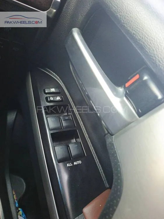 Toyota Land Cruiser 2018 for Sale in Lahore Toyota Land Cruiser 2018 for Sale in Lahore Image-12