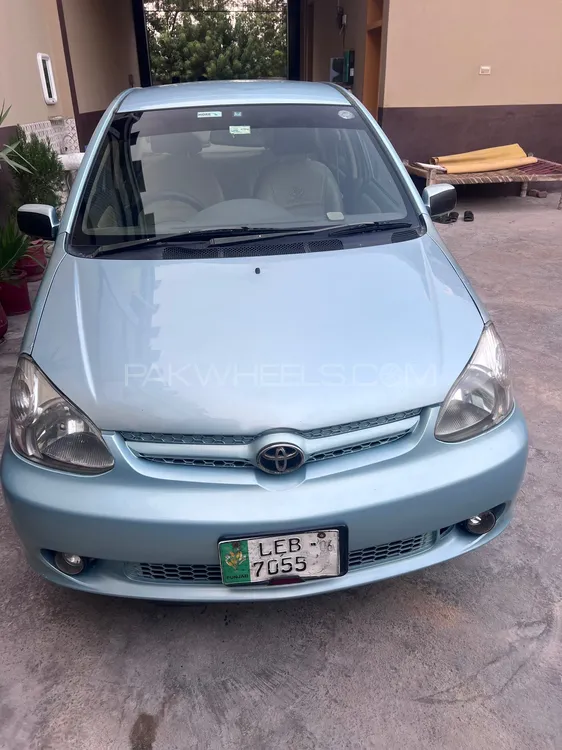 Toyota Platz 2004 for Sale in Peshawar Image-1