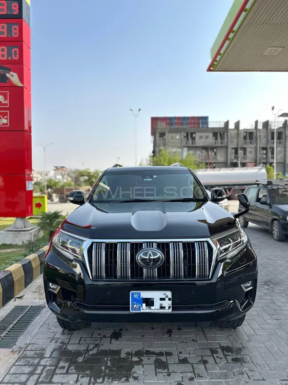 Toyota Prado 2017 for Sale in Islamabad Image-1